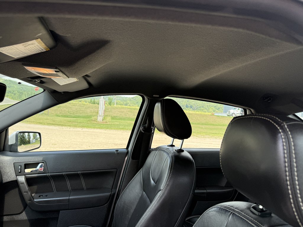 Used 2009 Ford Focus SES FWD image 11