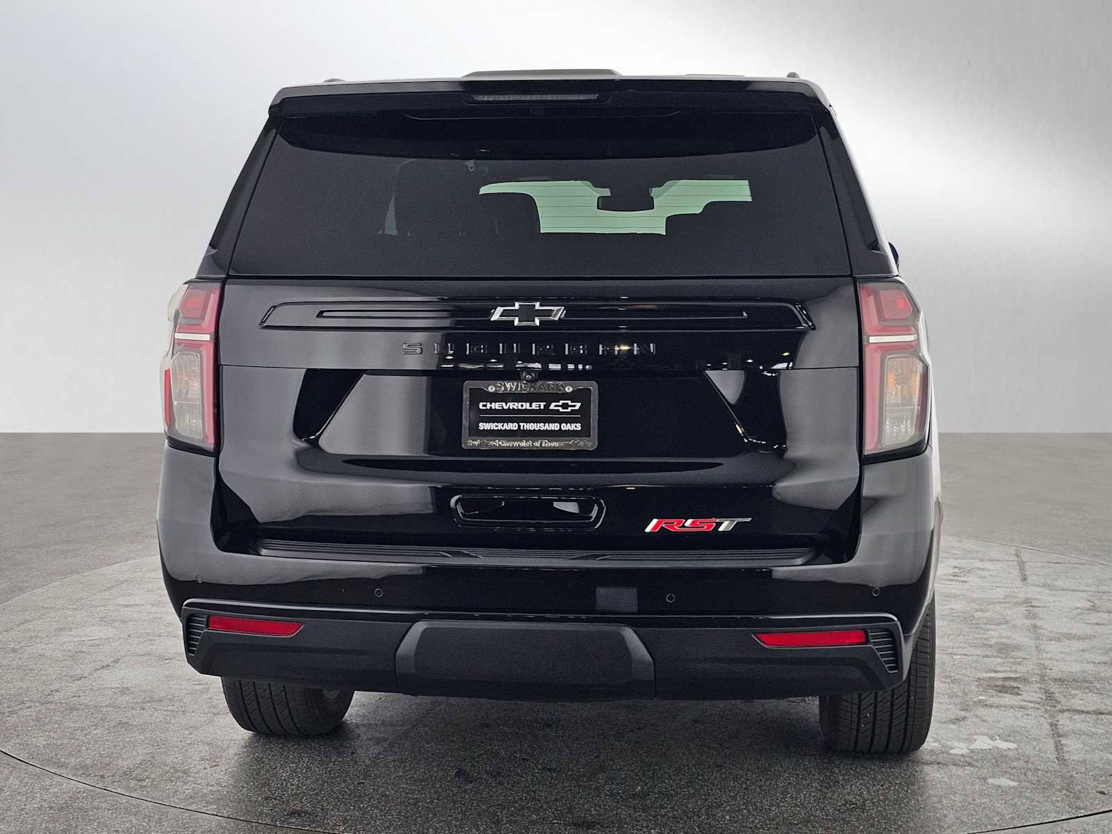 Used 2024 Chevrolet Suburban RST w/ Luxury Package image 4