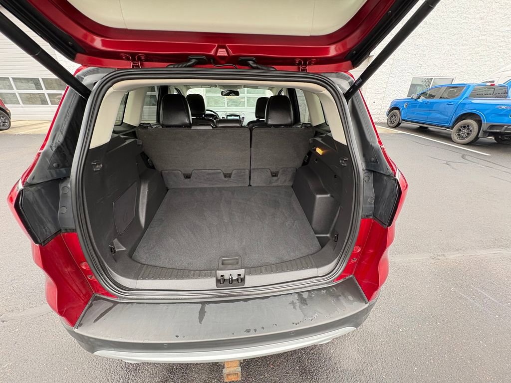 Certified 2019 Ford Escape Titanium w/ U9j03 - Titanium Tow Package AWD/4WD image 28