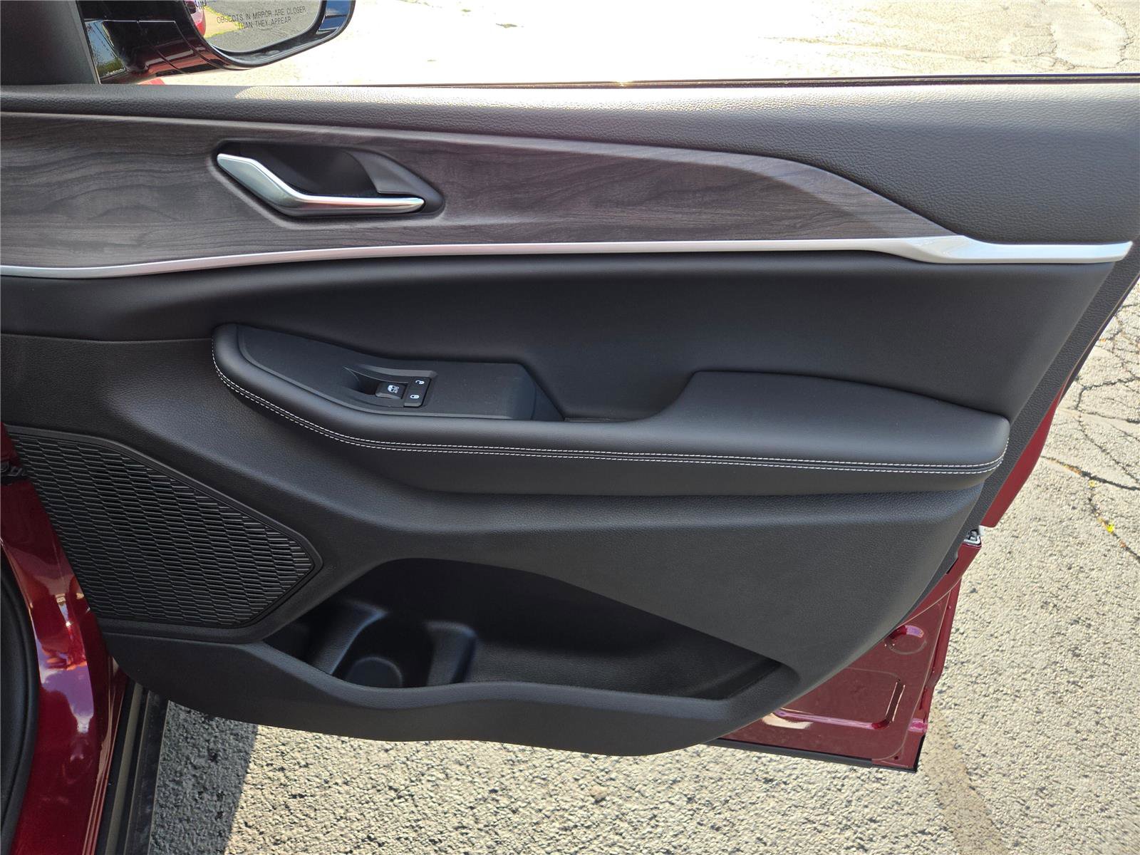 New 2025 Jeep Grand Cherokee Limited w/ Black Appearance Package image 6