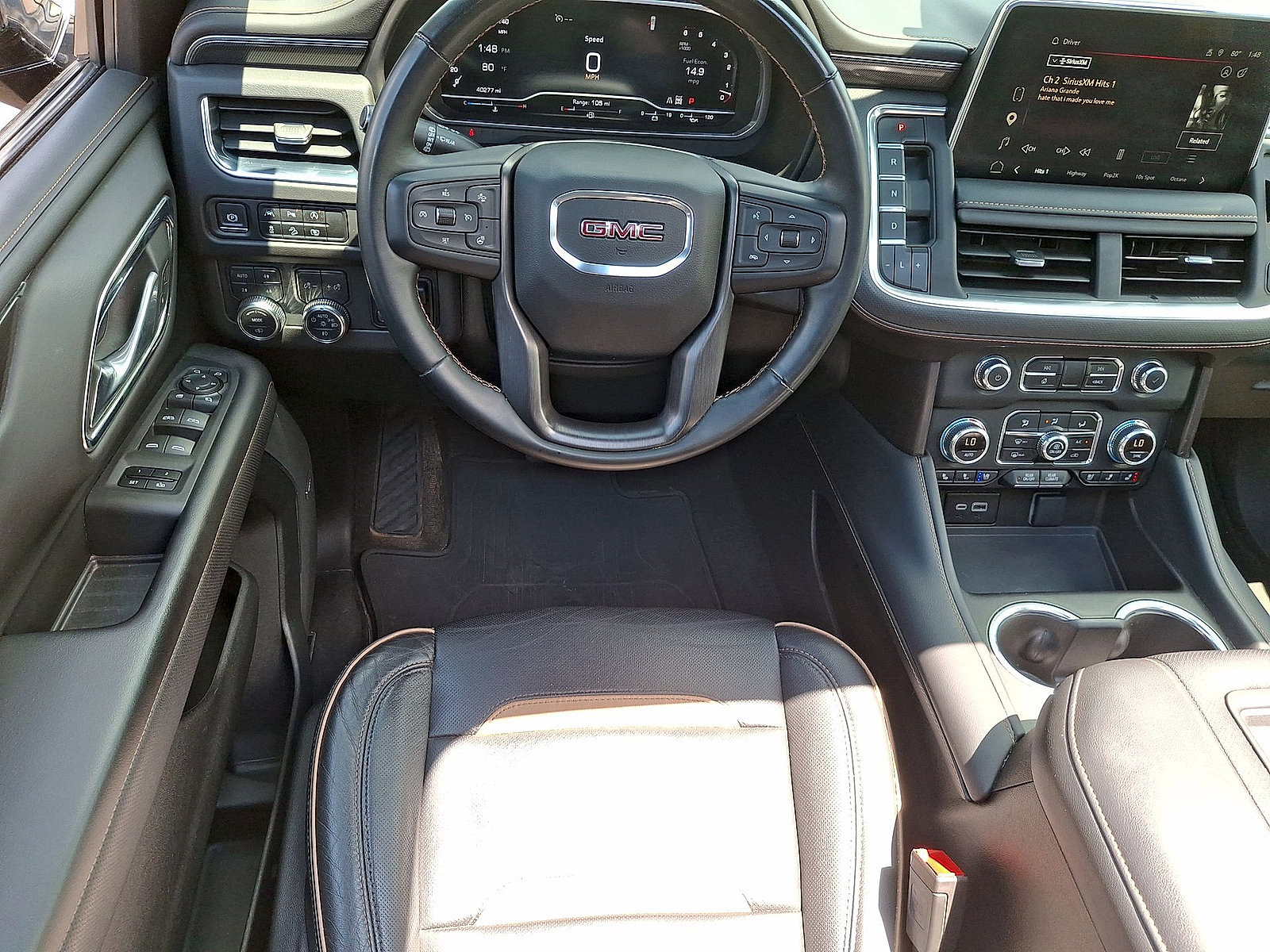 Used 2023 GMC Yukon XL AT4 w/ AT4 Premium Plus Package AWD/4WD image 21