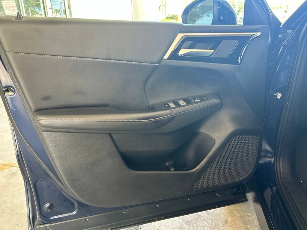 Used 2024 Mitsubishi Outlander FWD image 39