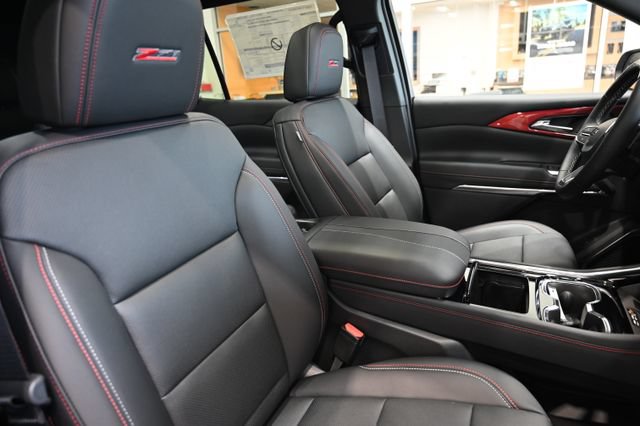 New 2026 Chevrolet Traverse Z71 w/ Enhanced Driving Package AWD/4WD image 8