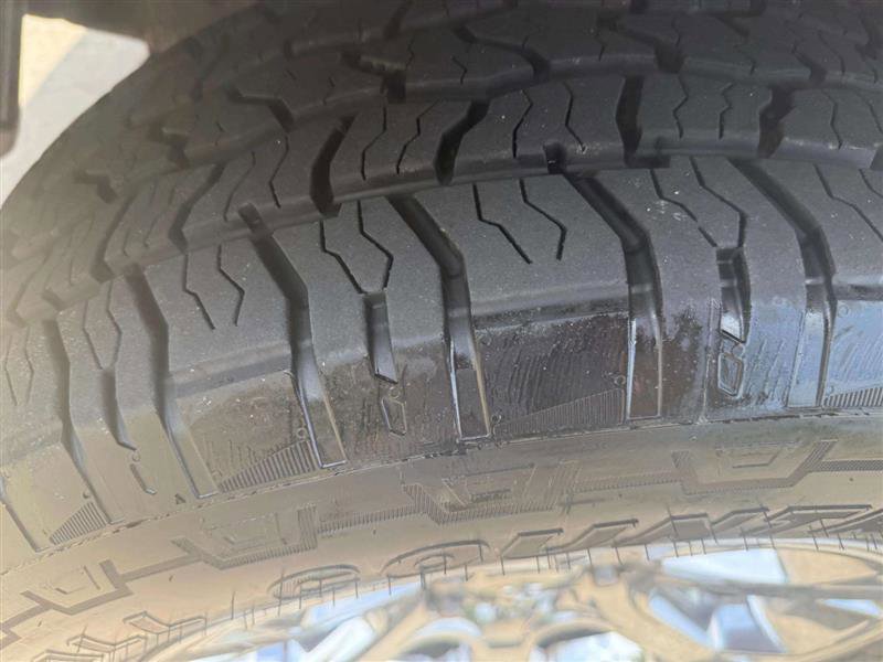 Used 2014 RAM 1500 Laramie image 17