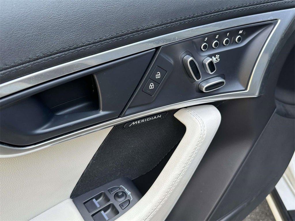 Used 2023 Jaguar F-TYPE Coupe image 16