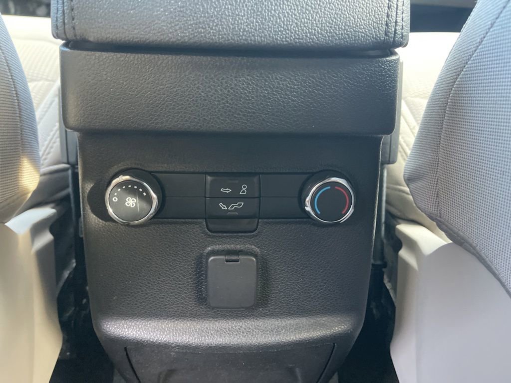 Used 2018 Ford Explorer XLT w/ Equipment Group 201A image 16