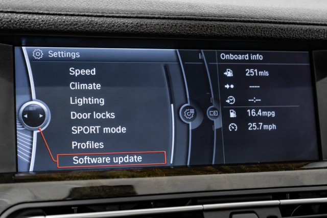 Used 2012 BMW 750i RWD image 33