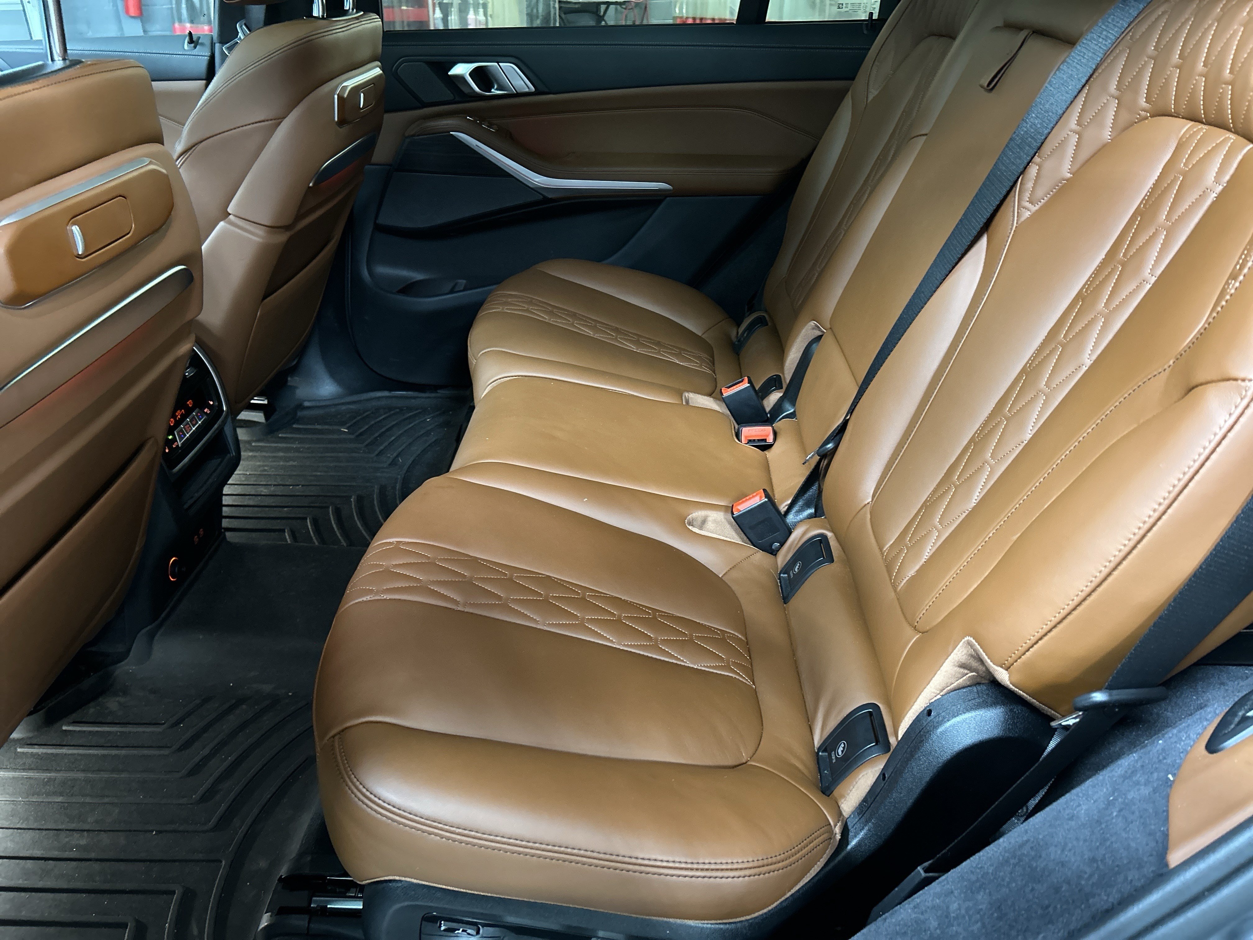 Used 2024 BMW X7 xDrive40i w/ Executive Package AWD/4WD image 30