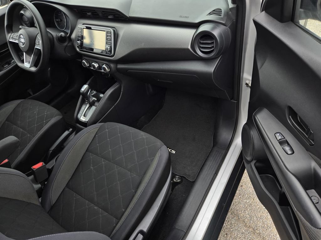 Used 2019 Nissan Kicks S FWD image 7