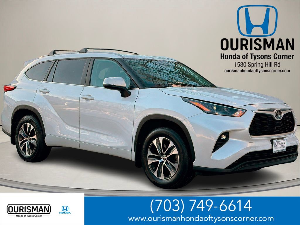 Used 2023 Toyota Highlander XLE image 1