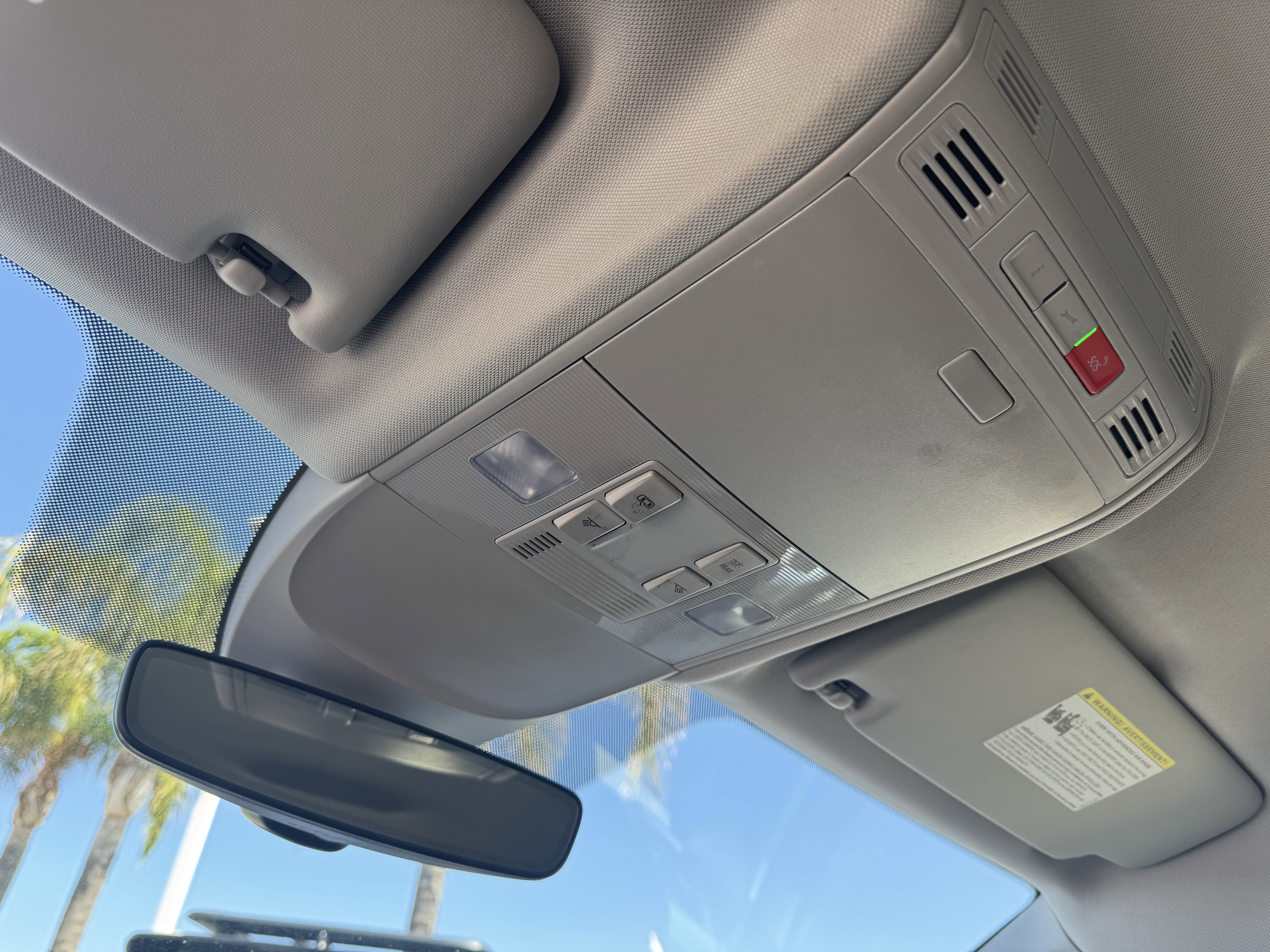 Used 2025 Volkswagen Taos SE image 30