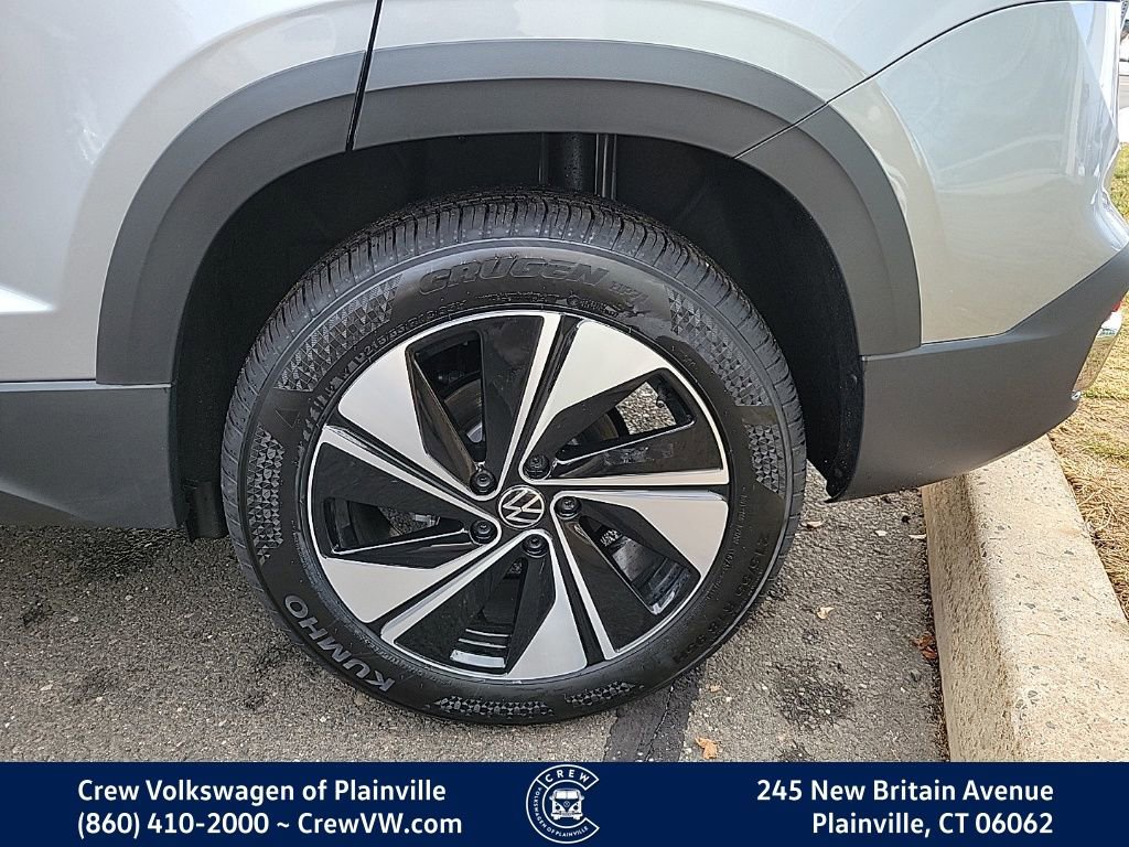 New 2026 Volkswagen Taos SE image 18