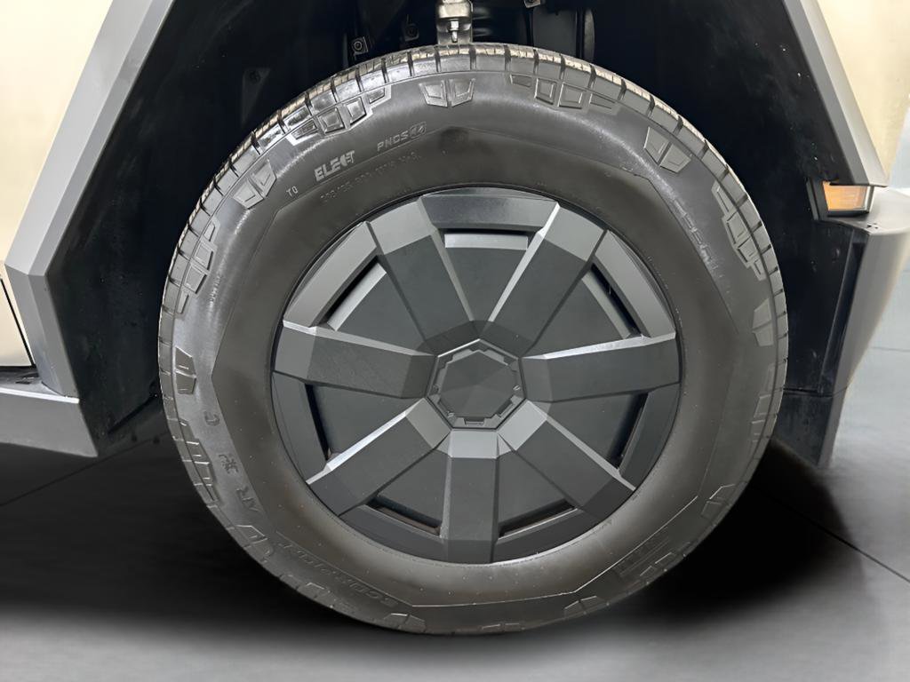 Used 2024 Tesla Cybertruck AWD Crew Cab image 11