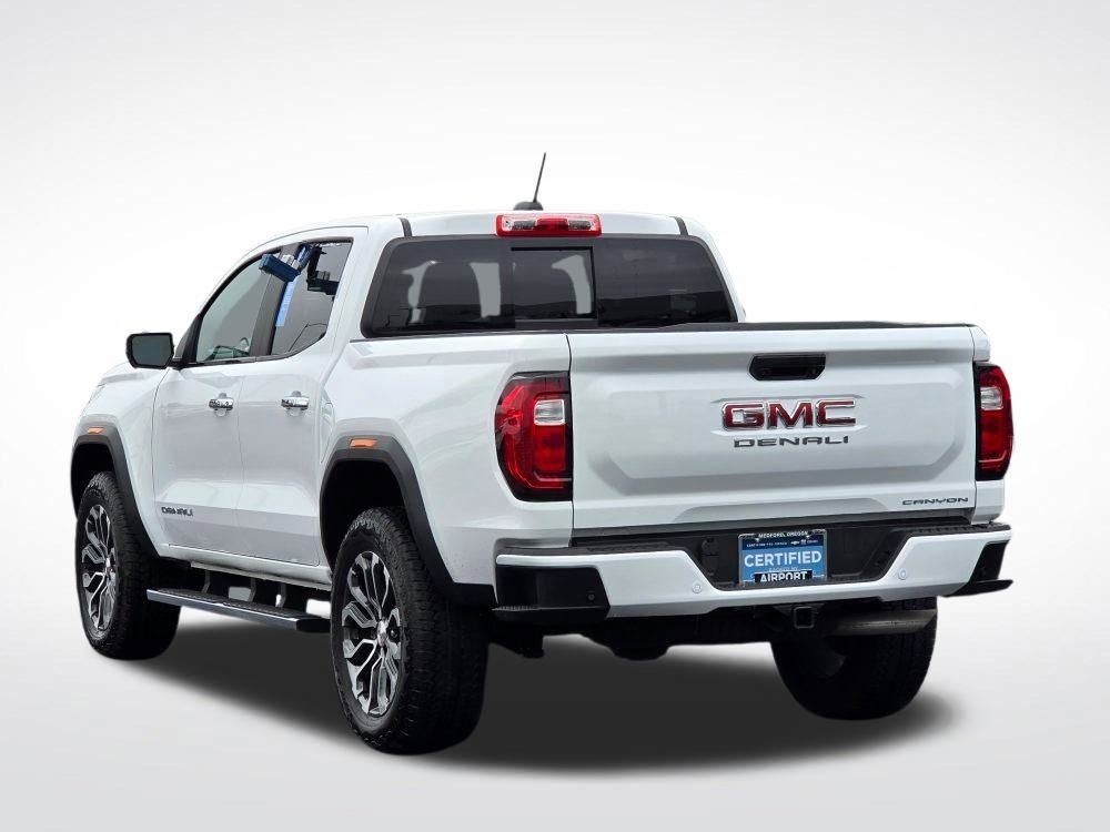 Used 2023 GMC Canyon Denali image 3