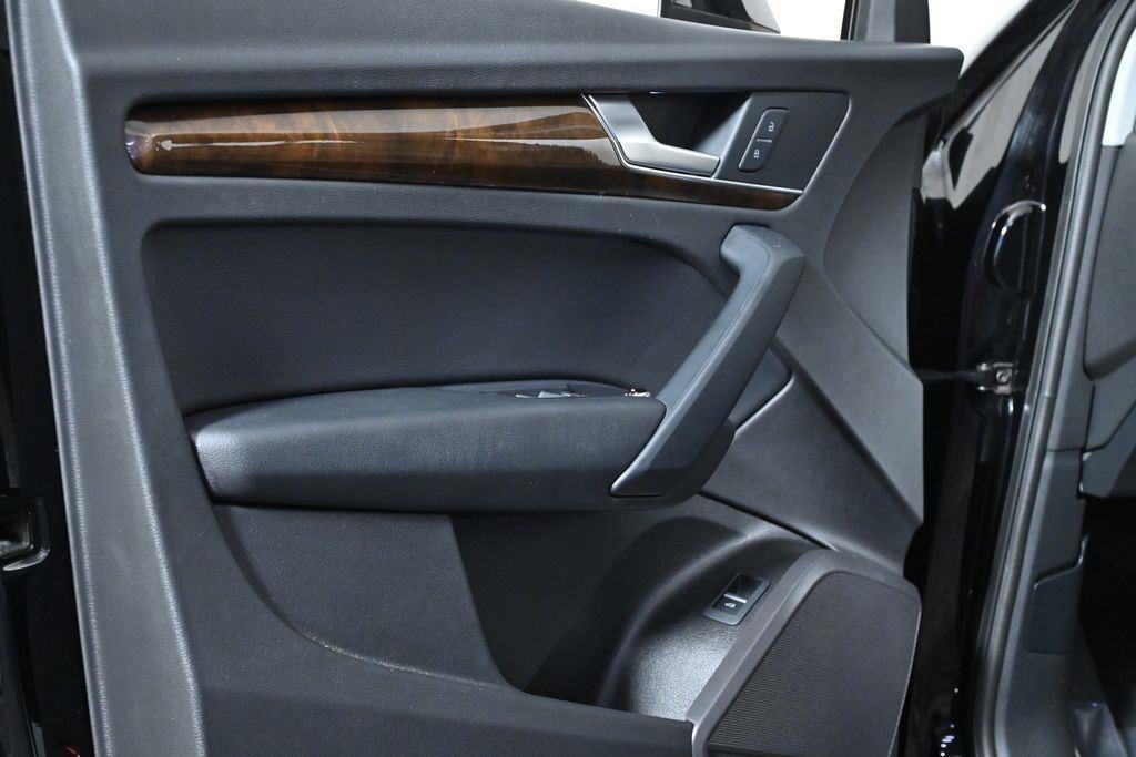 Used 2018 Audi Q5 2.0T Premium image 30