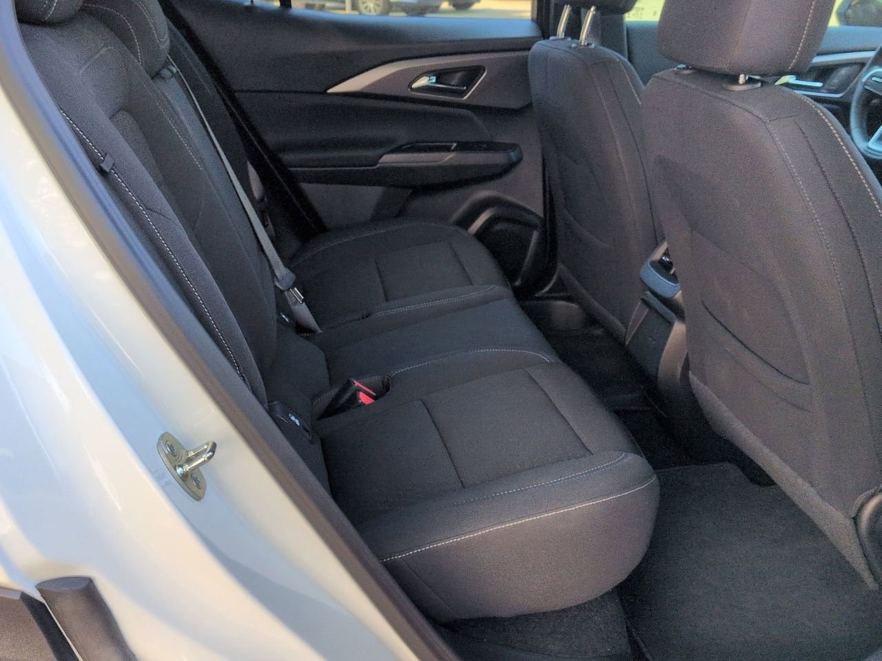Used 2025 Chevrolet Equinox EV LT image 23