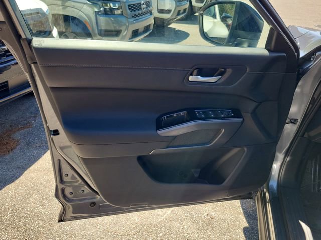 New 2026 Nissan Pathfinder SL w/ SL Premium Package AWD/4WD image 5