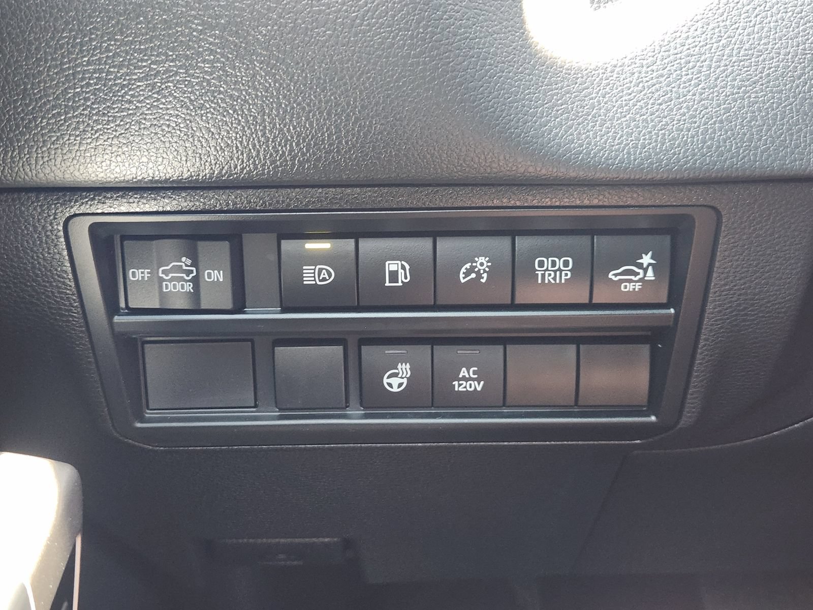 Used 2024 Toyota Tundra Limited AWD/4WD image 25