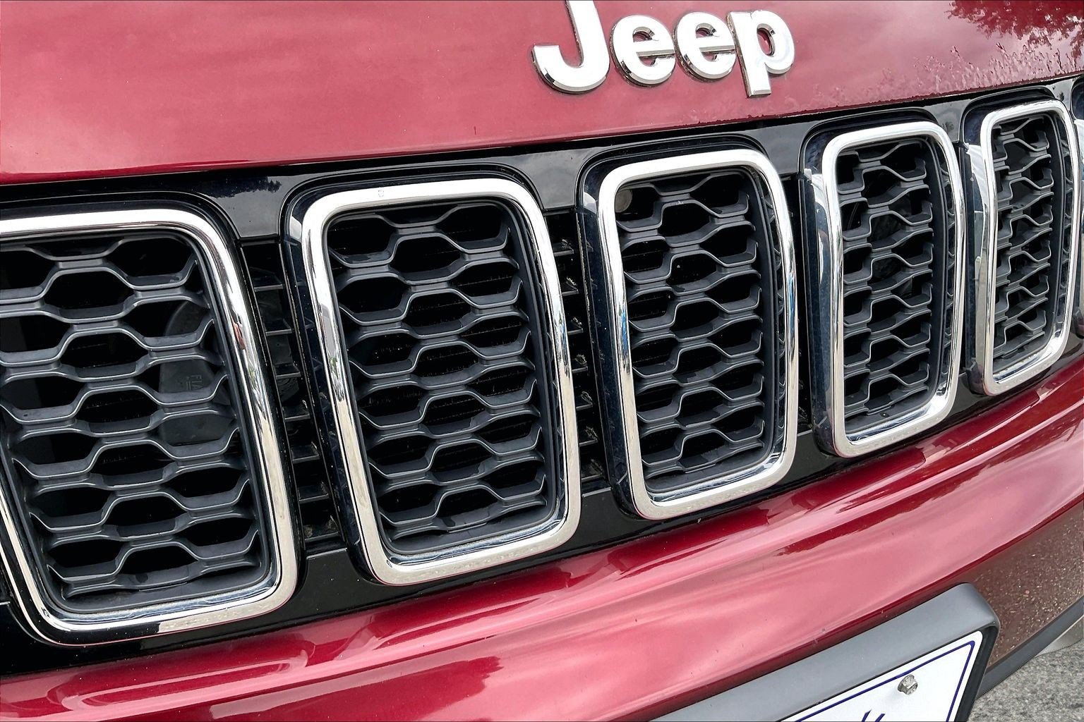Used 2018 Jeep Grand Cherokee Limited AWD/4WD image 25
