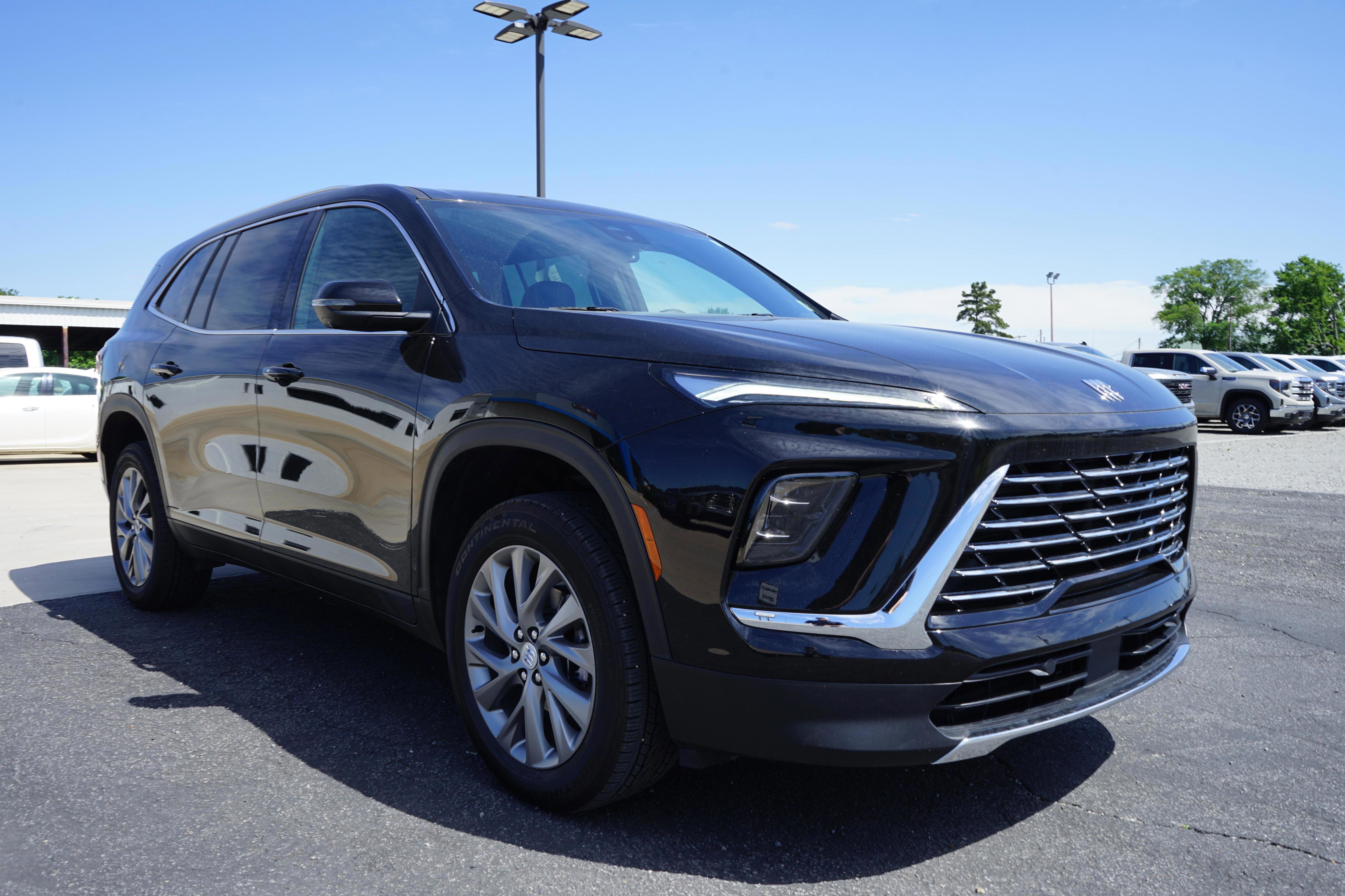 Used 2025 Buick Enclave Preferred FWD image 7