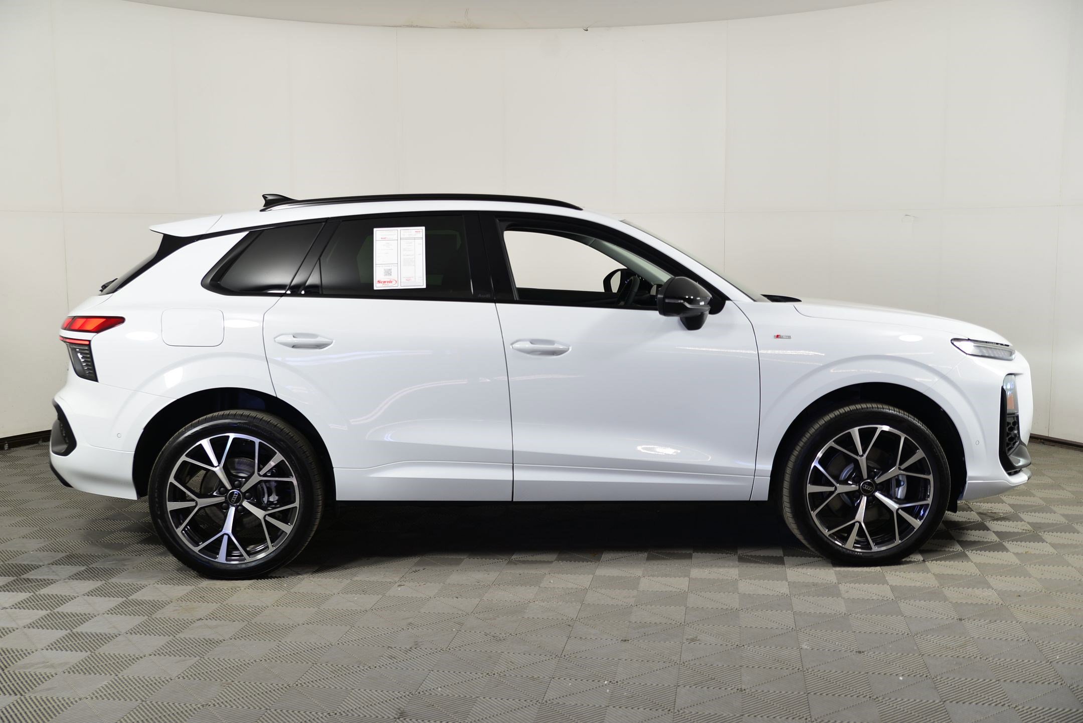 New 2026 Audi Q3 quattro 2.0T image 8