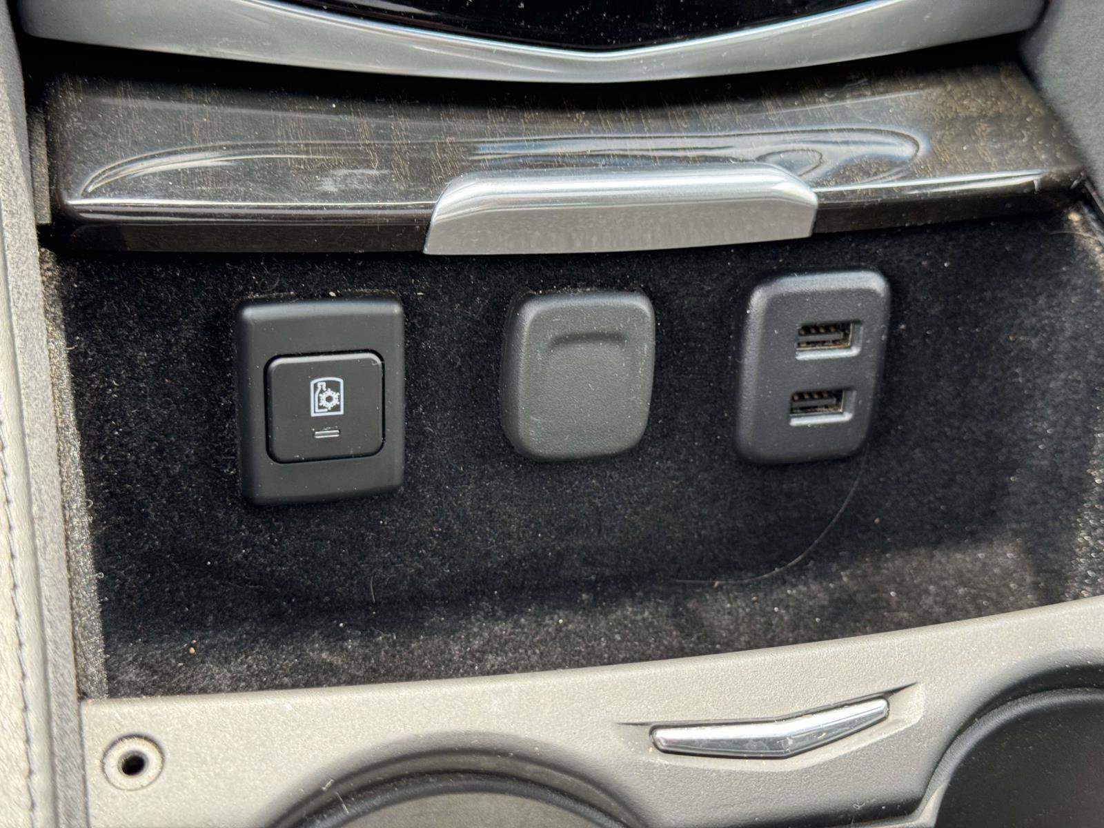 Used 2019 Cadillac Escalade Platinum AWD/4WD image 29