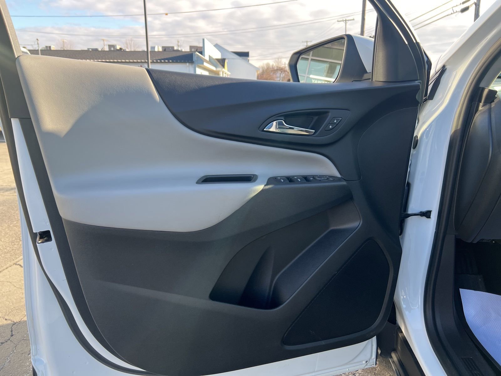 Used 2021 Chevrolet Equinox LT FWD image 12