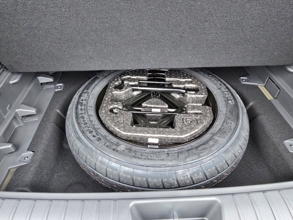 New 2026 Hyundai Kona SEL Premium image 30