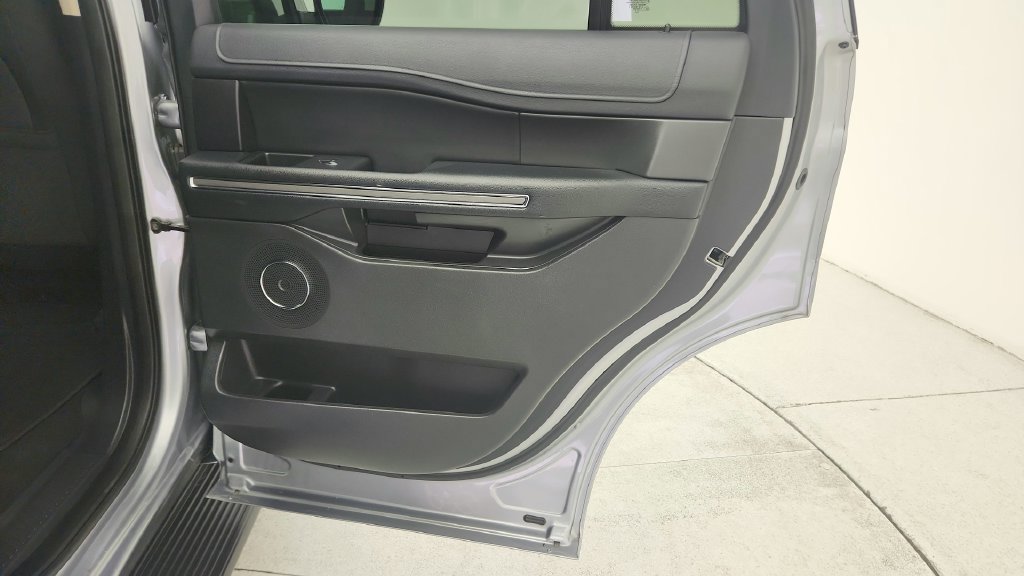Used 2024 Ford Expedition XLT RWD image 36