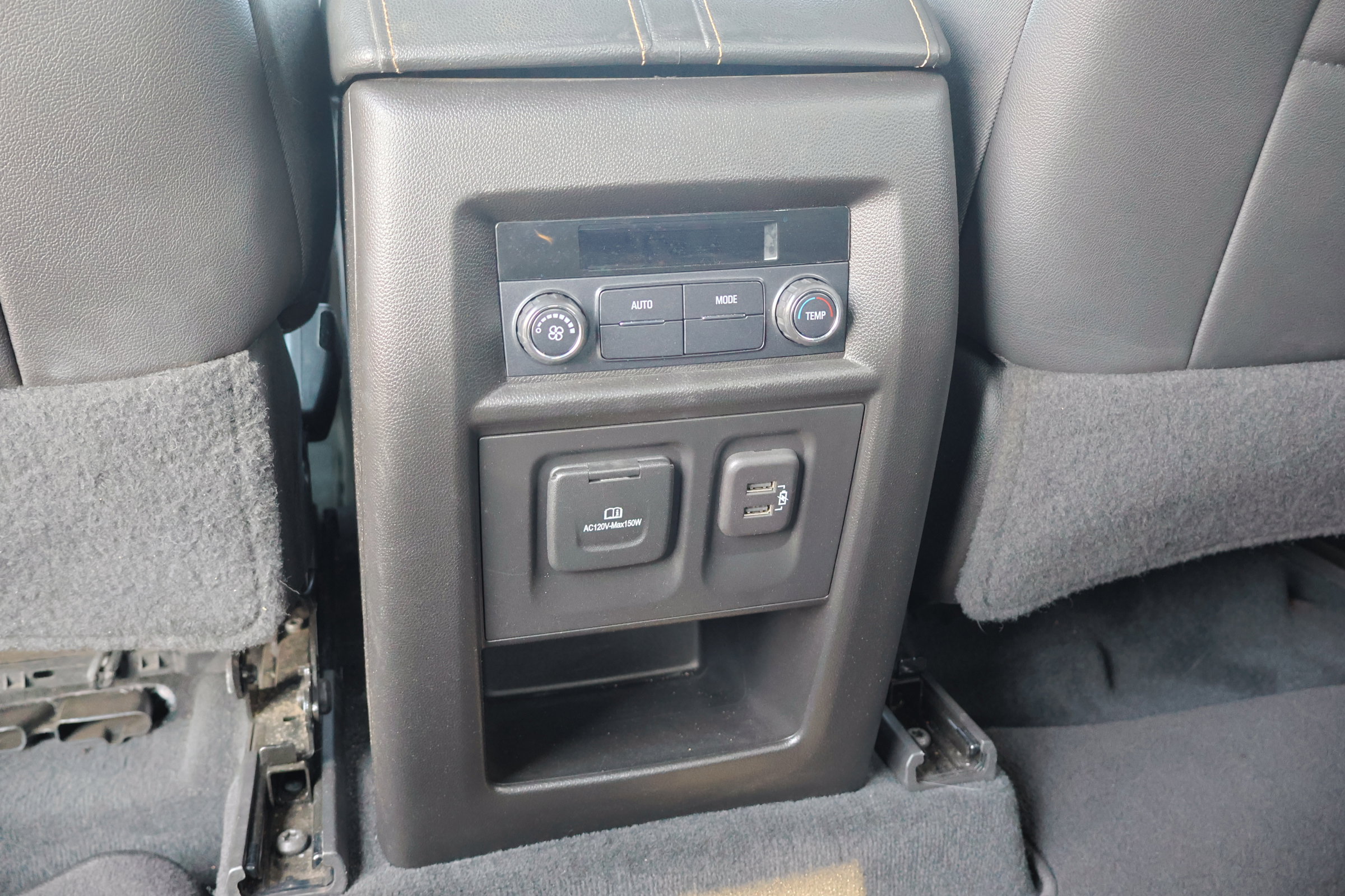 Used 2022 Chevrolet Traverse LT w/ LT Premium Package image 40