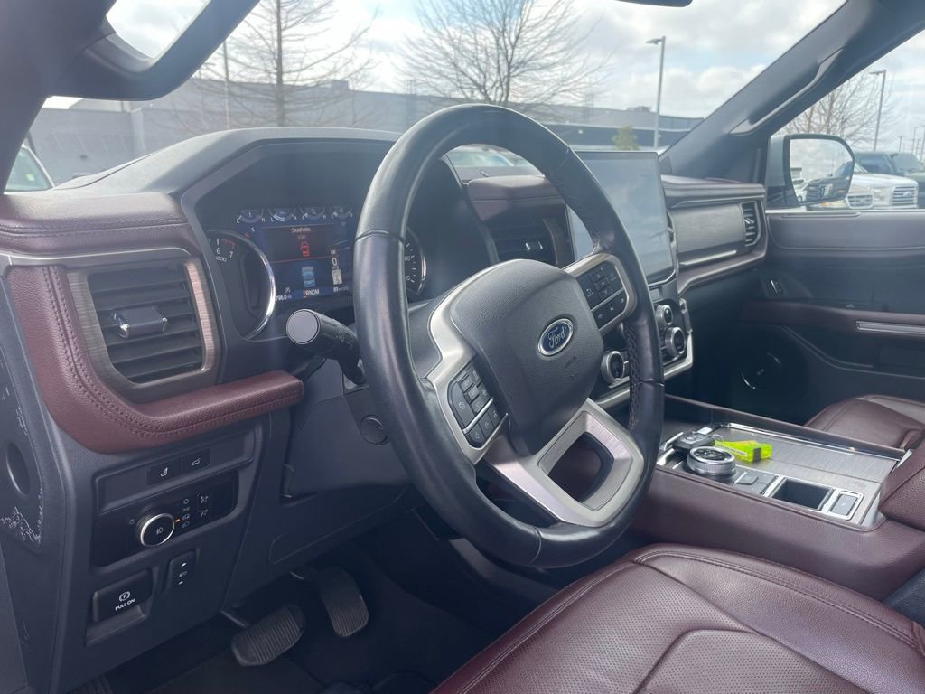 Used 2024 Ford Expedition Limited image 10