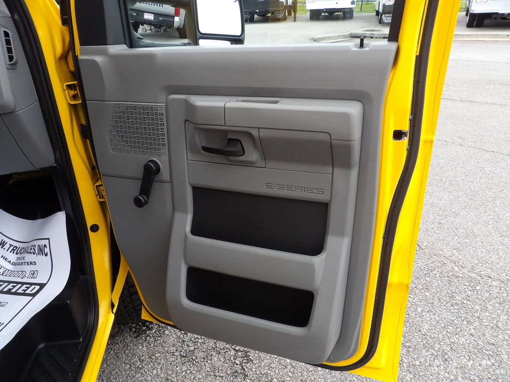 Used 2021 Ford E-350 and Econoline 350 Super Duty RWD image 24