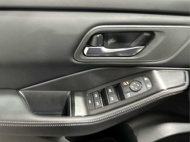 New 2026 Nissan Rogue SV AWD/4WD image 9