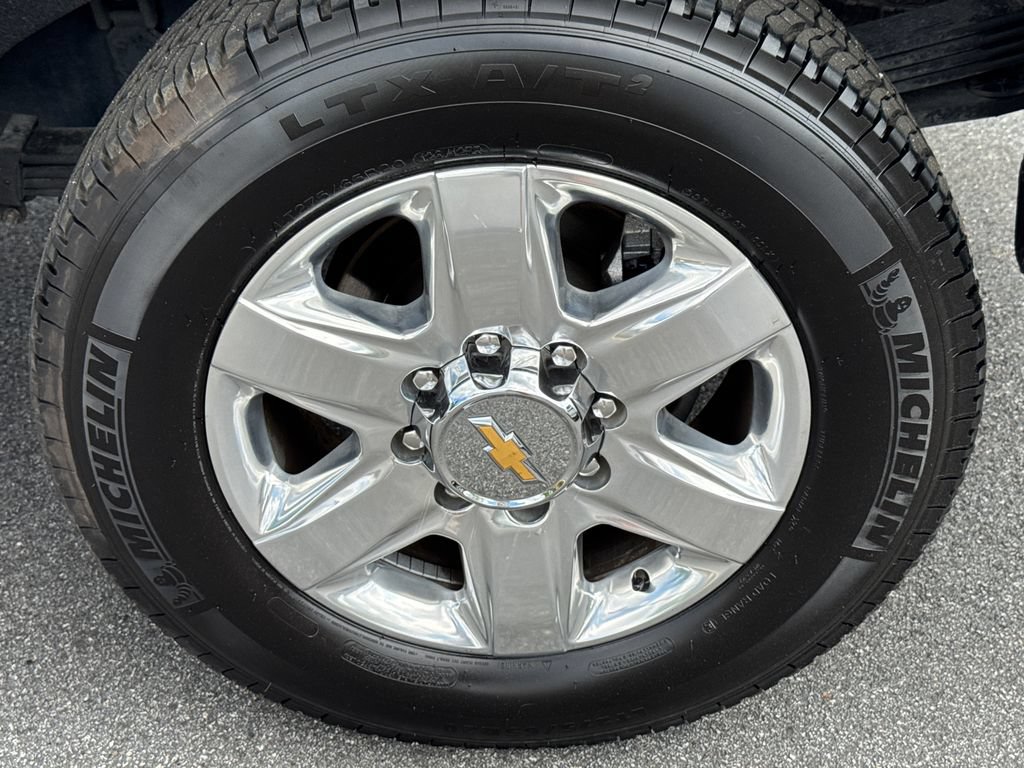 Used 2022 Chevrolet Silverado 2500 LTZ w/ LTZ Plus Package AWD/4WD image 19
