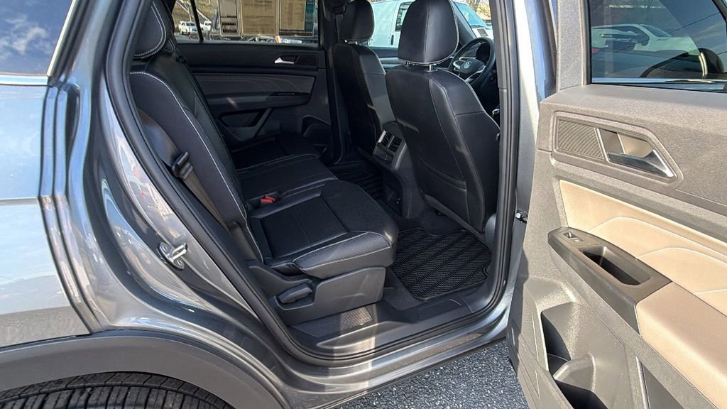 Used 2021 Volkswagen Atlas Cross Sport SE image 18