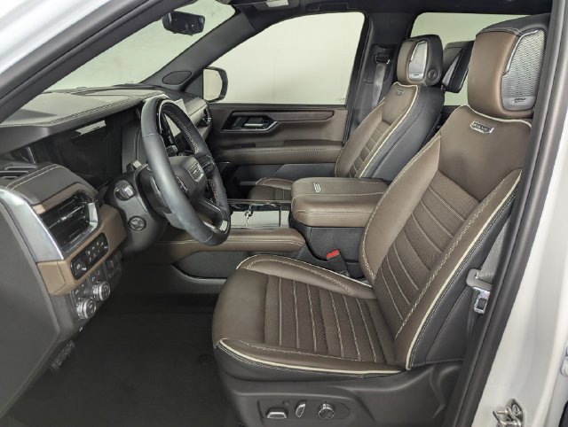 Used 2026 GMC Yukon XL Denali Ultimate AWD/4WD image 10