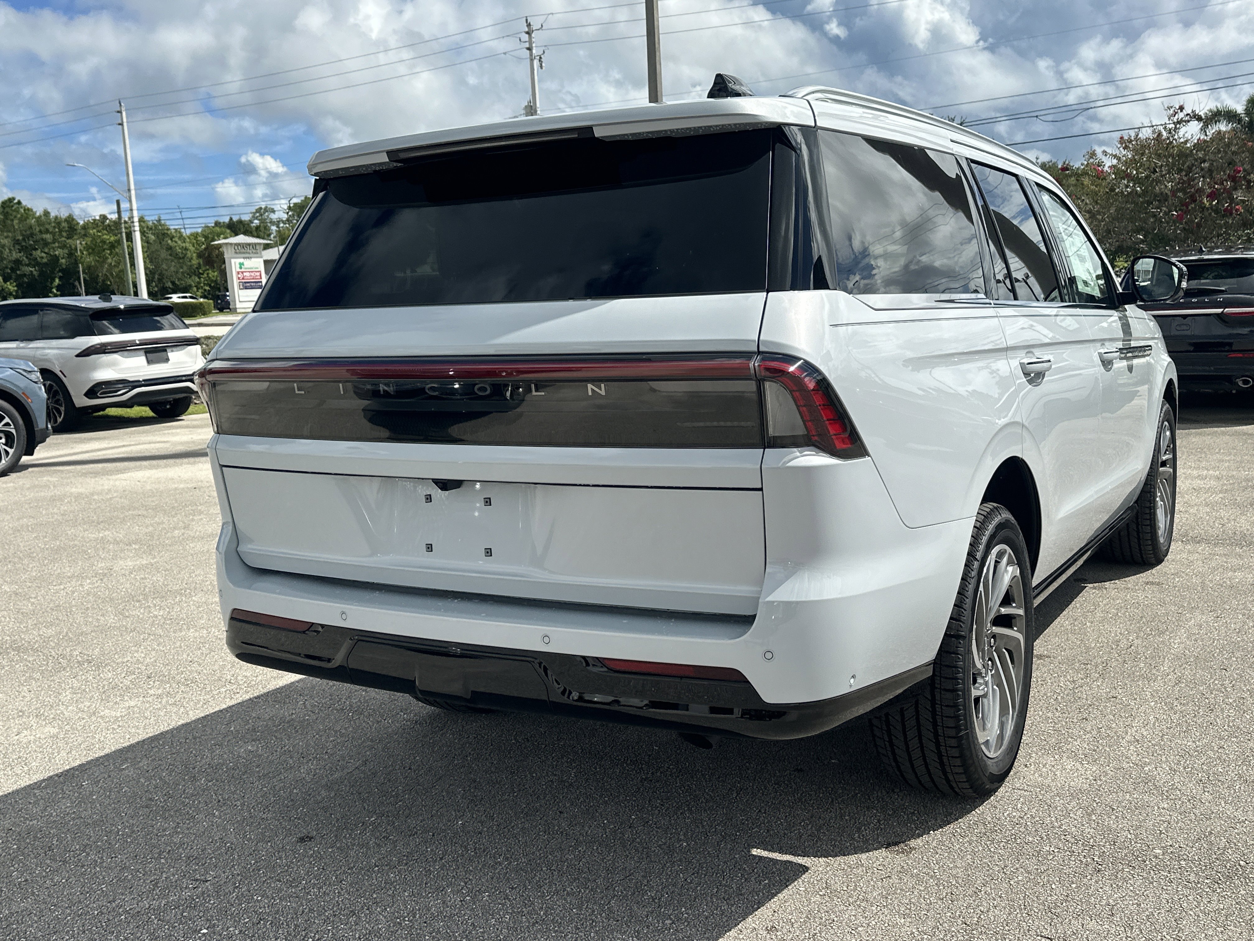 New 2025 Lincoln Navigator Reserve image 6