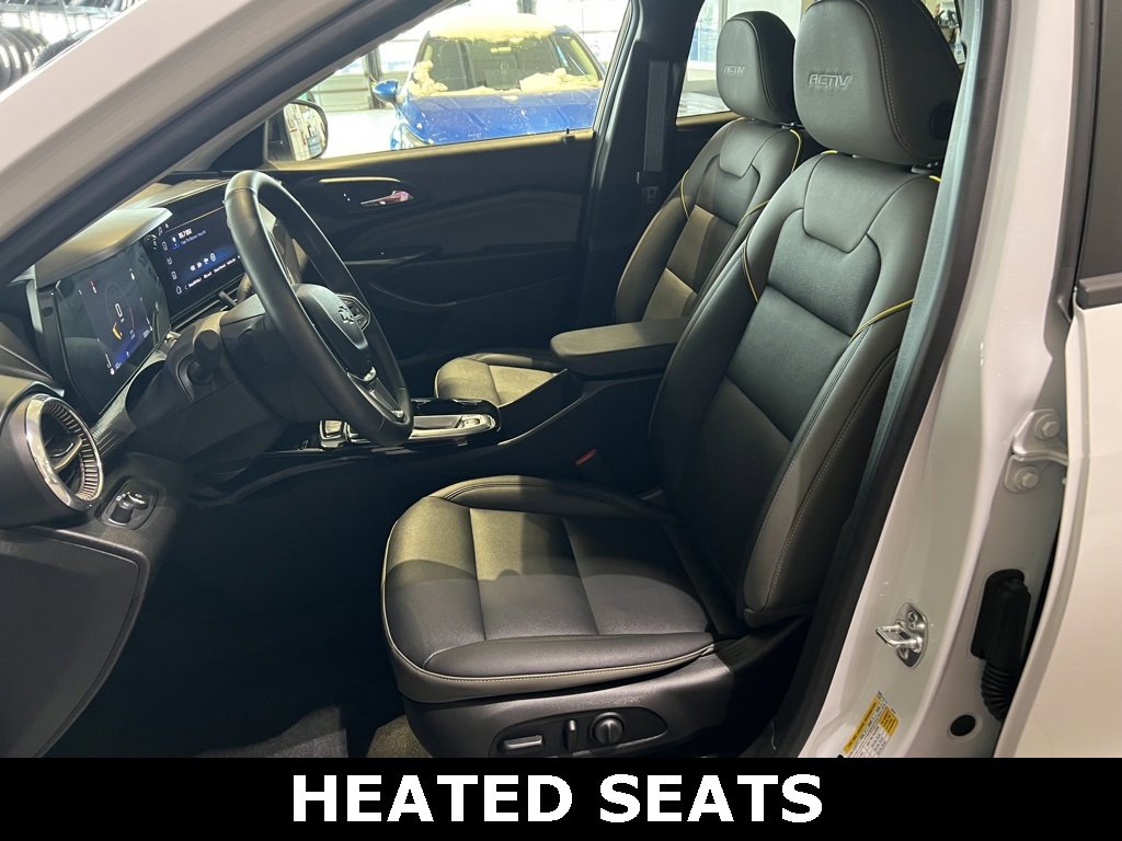 Used 2025 Chevrolet Trax ACTIV w/ Sunroof Package image 14