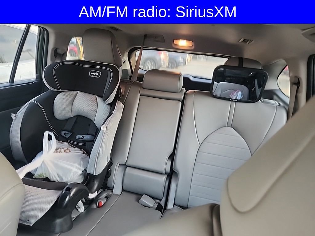 Used 2023 Toyota Highlander L image 11