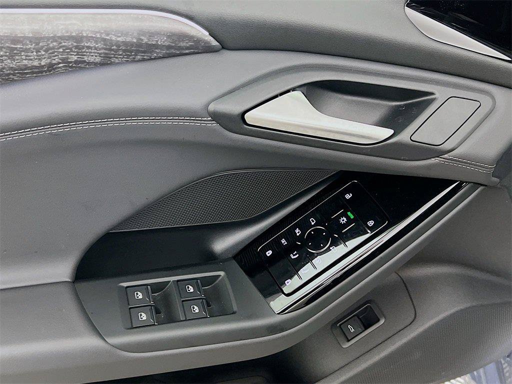 New 2025 Audi A6 e-tron Premium RWD image 11