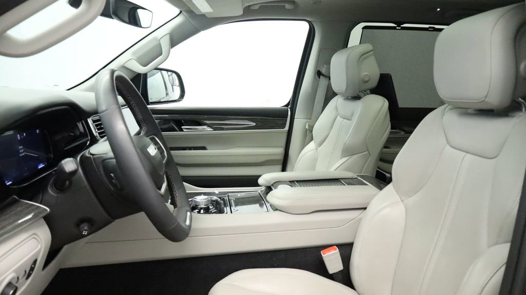 Used 2022 Jeep Wagoneer Series III w/ Premium Group I image 31