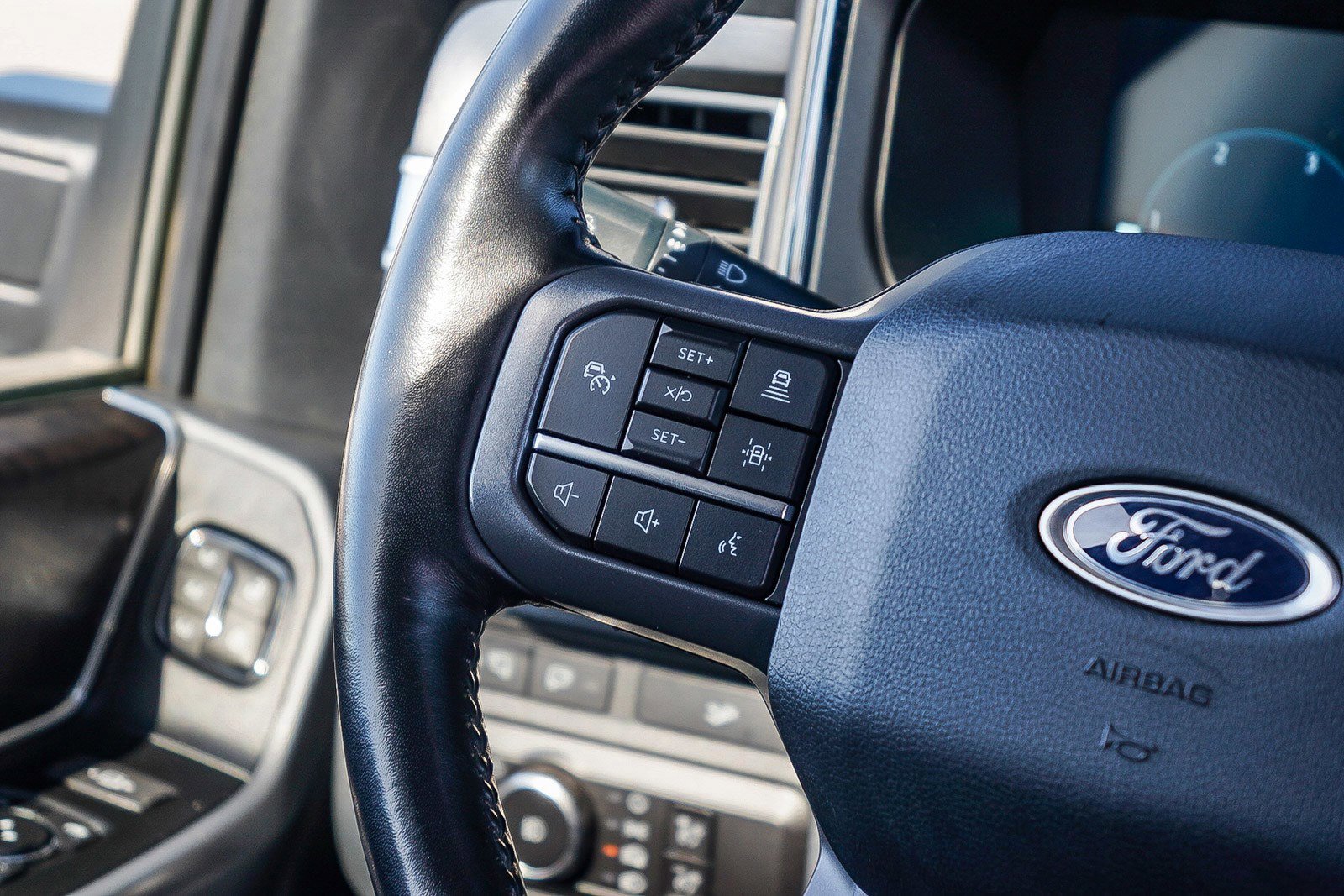 Used 2023 Ford F250 Lariat w/ Lariat Ultimate Package image 17