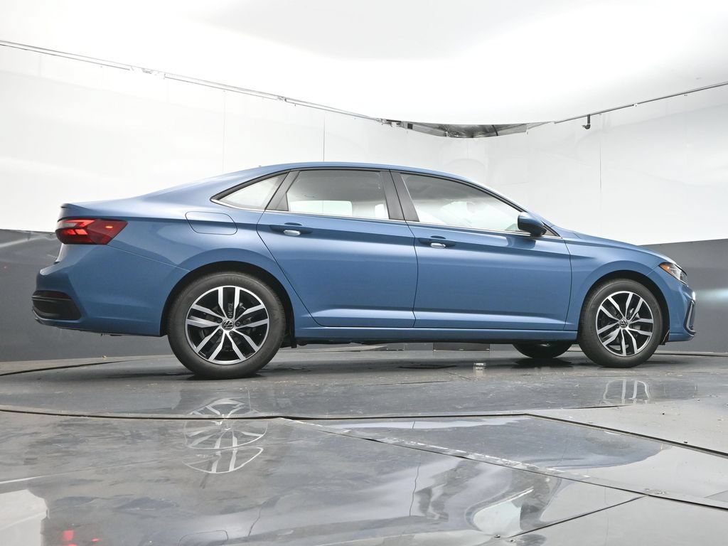 New 2026 Volkswagen Jetta SE FWD image 36