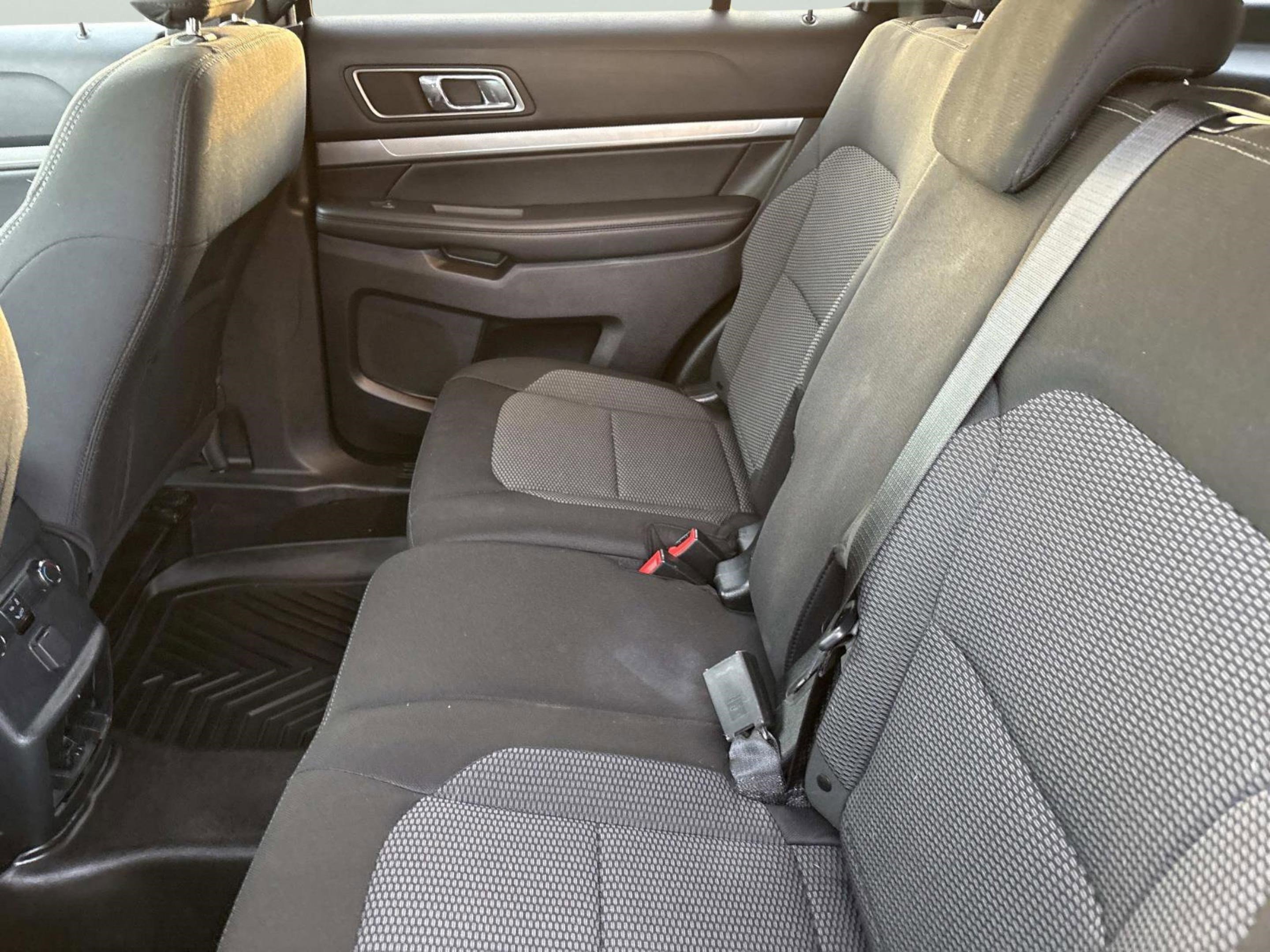 Used 2019 Ford Explorer XLT w/ Class III Trailer Tow Package image 18