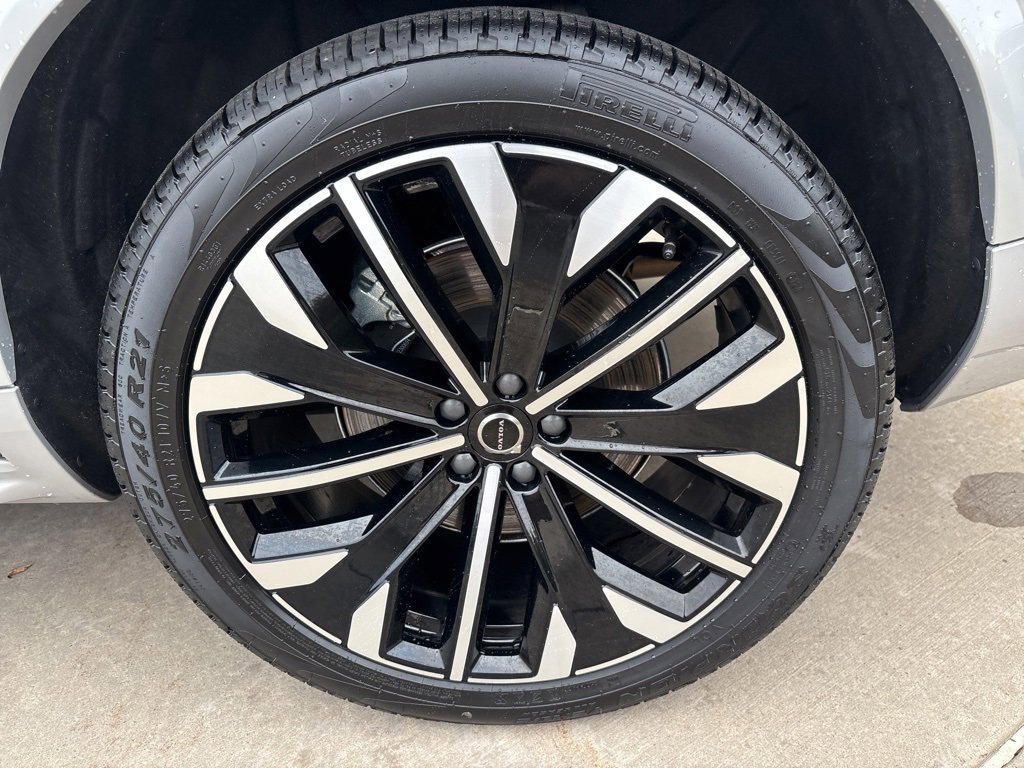 Certified 2025 Volvo XC90 B6 Plus image 16