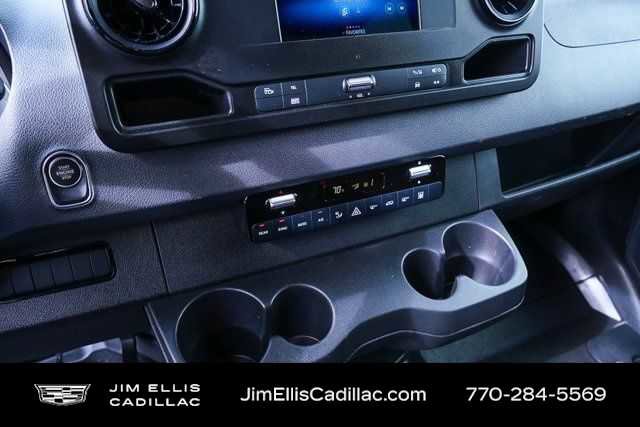 Used 2024 Mercedes-Benz Sprinter 2500 image 20