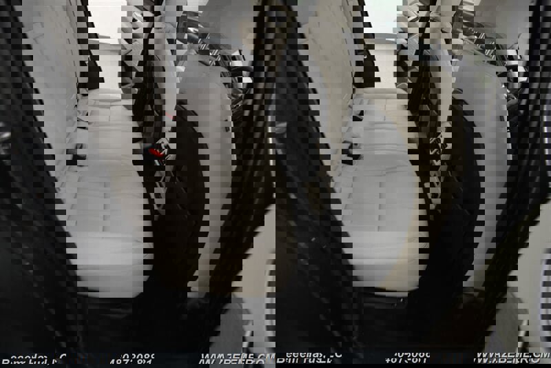 Used 2020 Land Rover Range Rover Velar S image 23