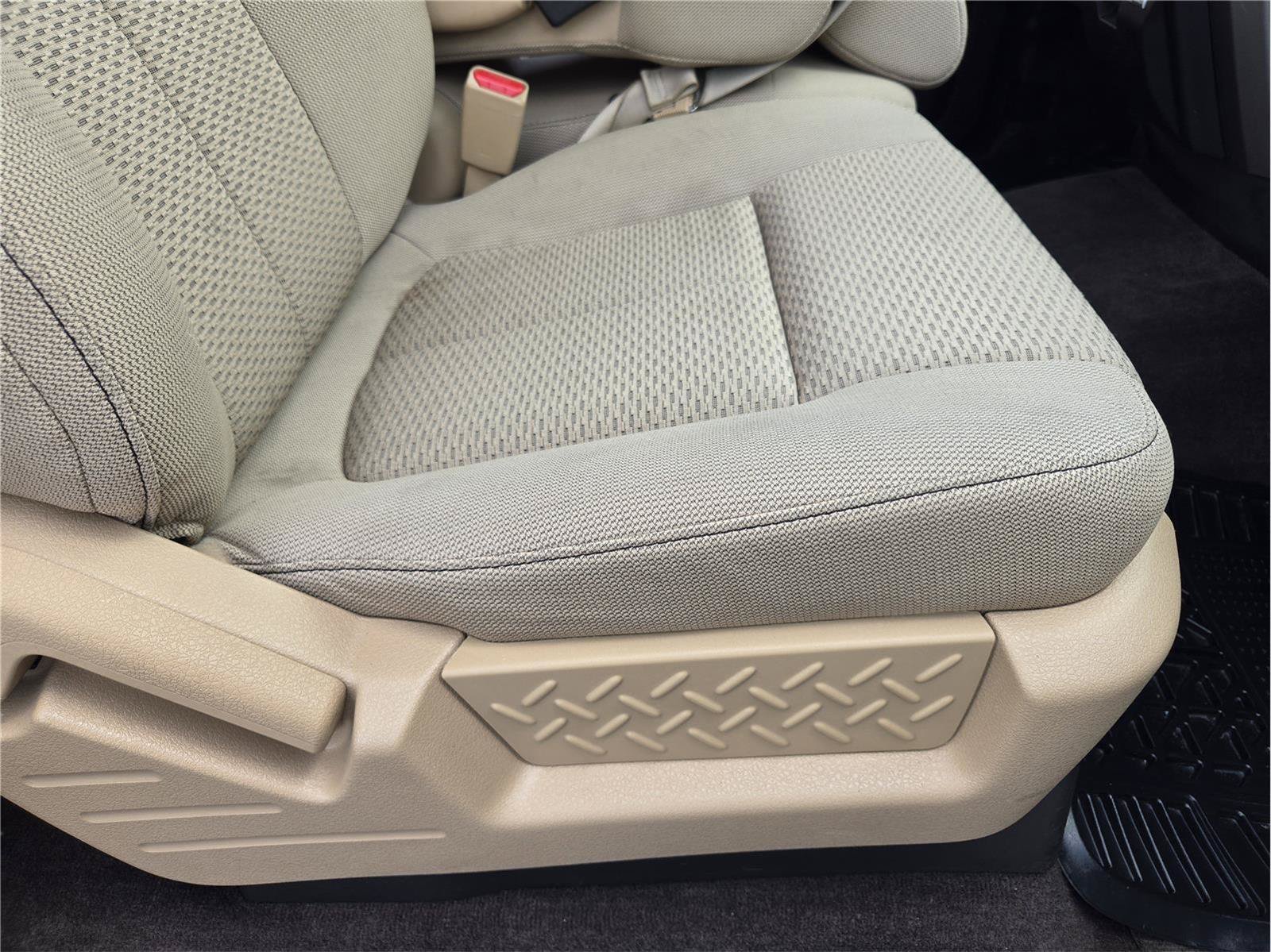 Used 2013 Ford F150 XLT w/ Mid Equipment Group RWD image 22