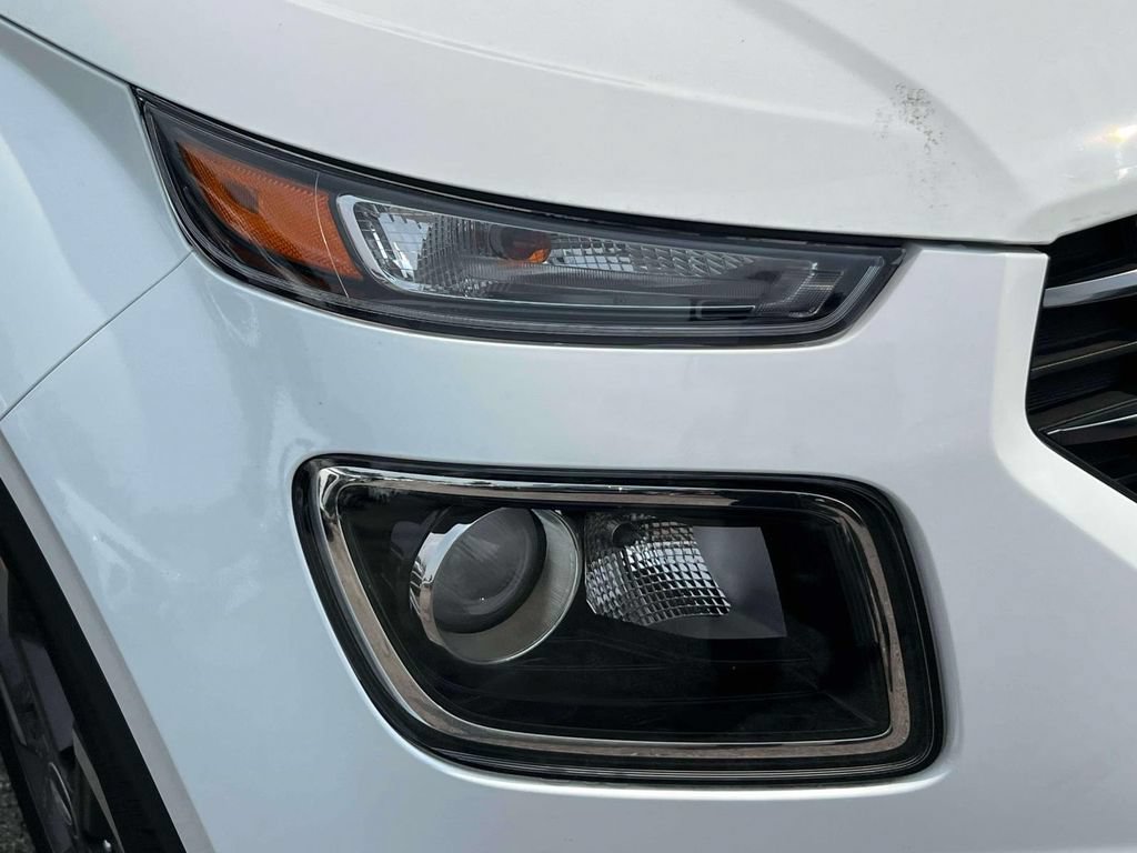 Certified 2026 Hyundai Venue SEL FWD image 9