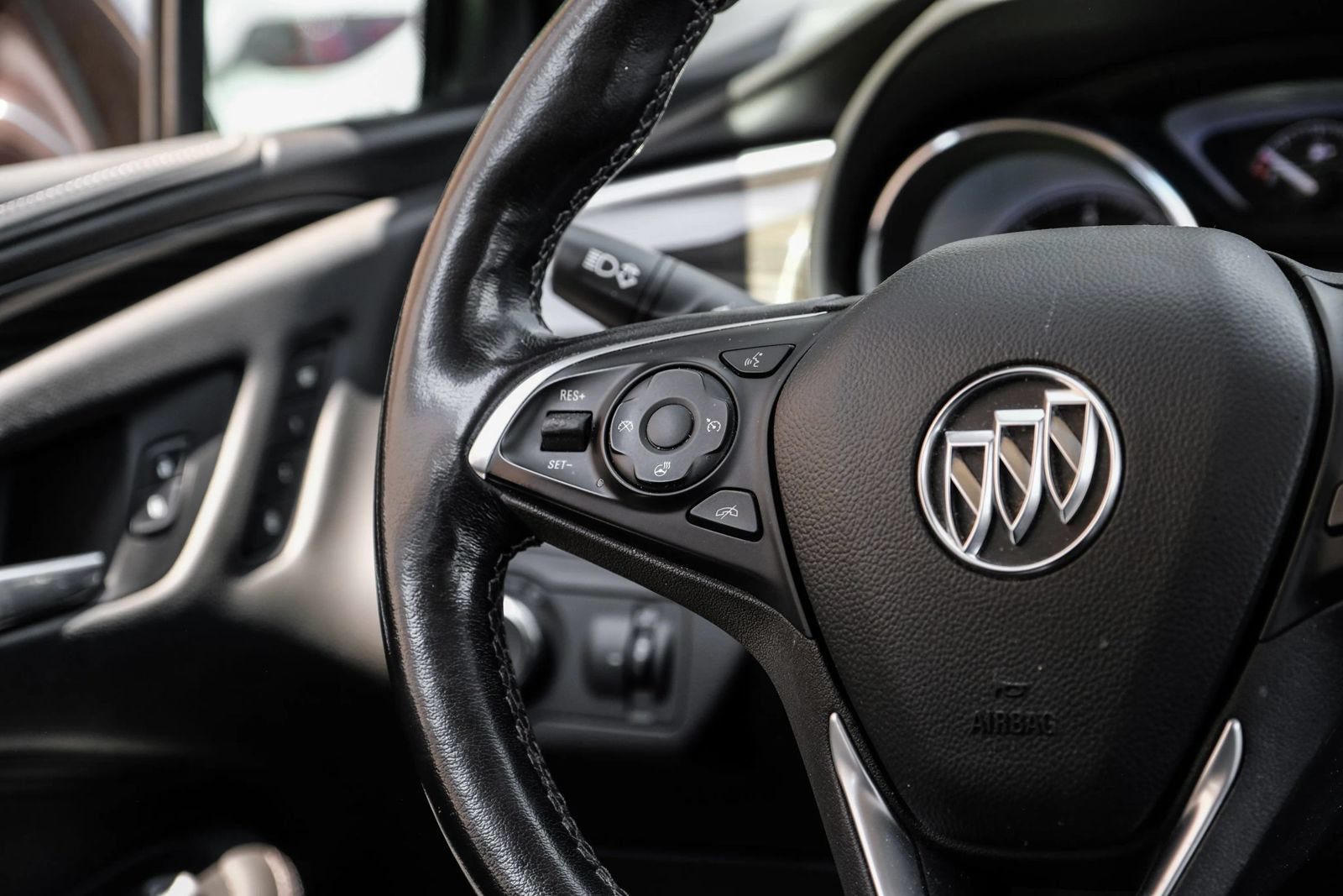 Used 2020 Buick Envision Essence AWD/4WD image 16